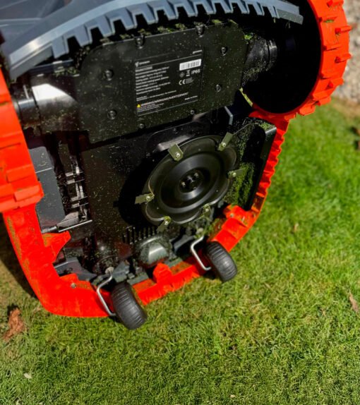 Robot cortacésped sin cable Segway Navimow X390E 10.000 m² - Imagen 10